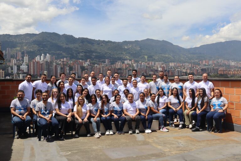 Las personas que trabajan conmigo